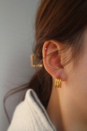 Three rows pierce
