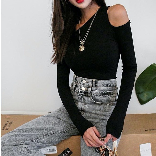 トップス Tシャツ カットソー 袖あり 長袖 ワンショルダー ワンショル スリム タイト 細身 ストレート Iライン 伸縮性 きれいめ シンプル 大人 おしゃれ お洒落 かっこいい 大人可愛い 大人女子 こなれ感 ラフ 個性的 クール モード系 セクシー モダン 存在感 抜け感 無地 春 秋 20代 30代 レディース デート お出かけ 普段使い オルチャン ファッション コーデ スタイル モテ トレンド インスタ映え S M L 黒 ブラック
