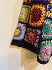 【お取り置き】1970s Vintage Multi-Color Granny Square Crochet Cardigan - Bell Sleeve（1970年代 ヴィンテージ・マルチカラー グラニースクエア クロシェカーディガン - ベルスリーブ仕様