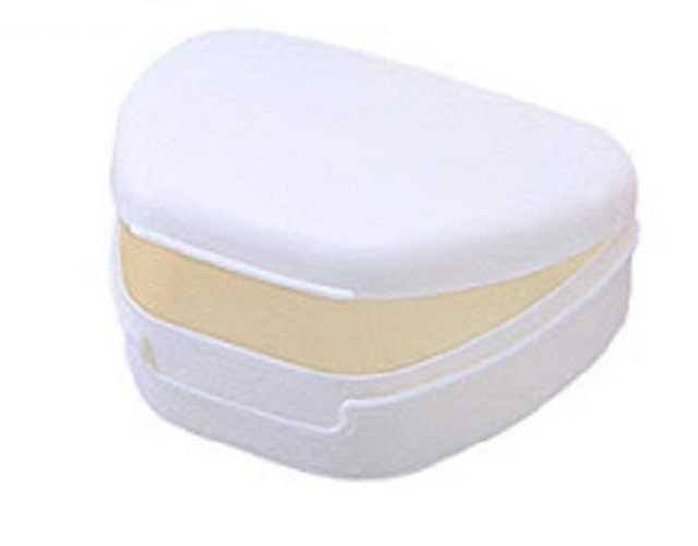 Ciメディカル リテーナーケース （アイボリー）