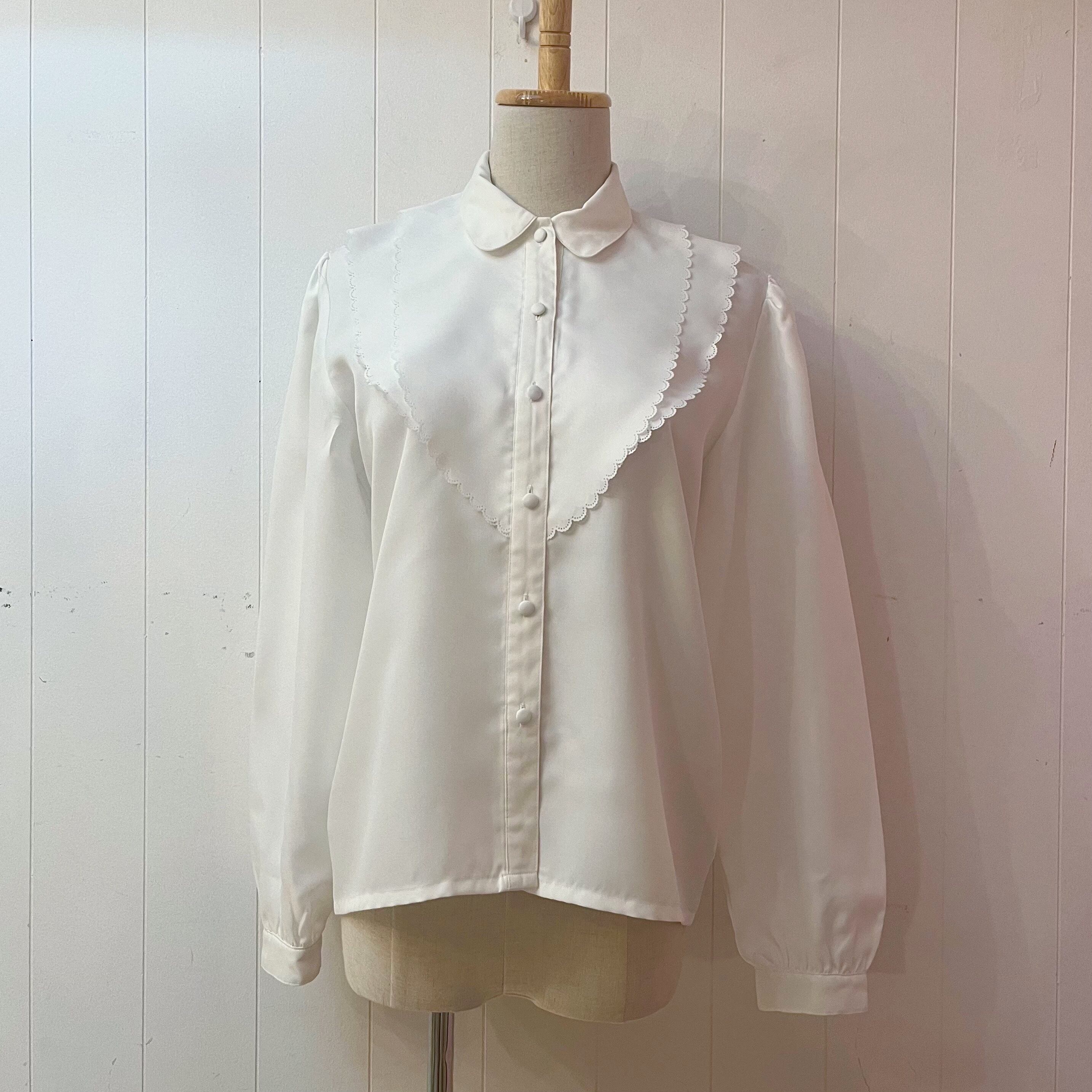 double round scallop white blouse
