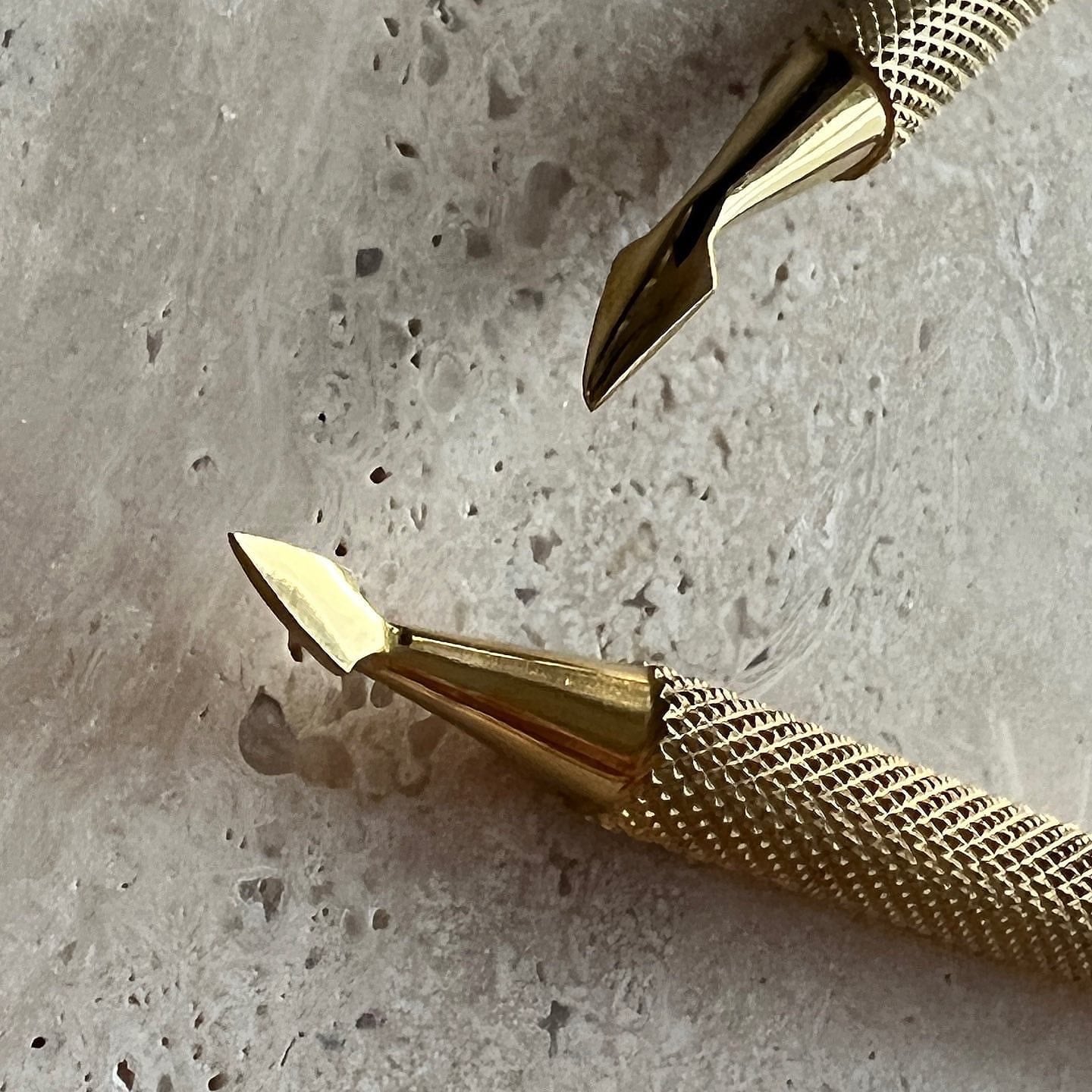pusher gold | QUATRE FEUILLES