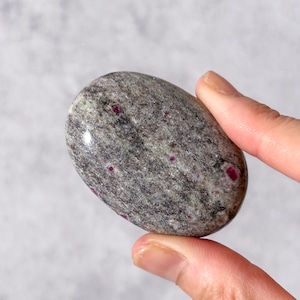 ルビーインフェルドスパー 01 パーム * Ruby * 天然石