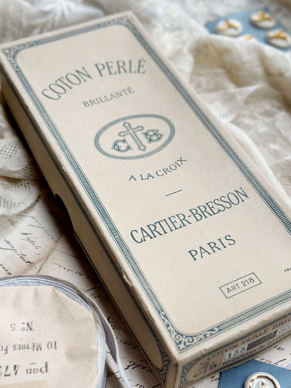 フランスアンティーク　カルティエブレッソン　ペーパーボックス　中箱入り　取手付き カルティエブレッソンの紙箱 CARTIER-BRESSON | Brocante de La