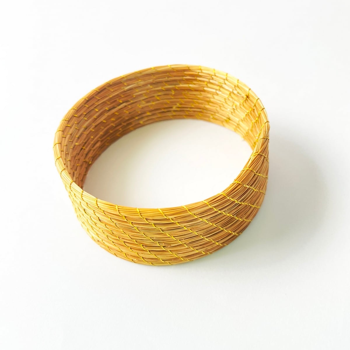 ビオジュエリー】 黄金の草 カッピンドウラード バングル ワイド