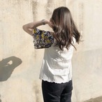 大きな花柄が可愛いトップス 柄スリーブTシャツ｜ブラック｜サムネイル3