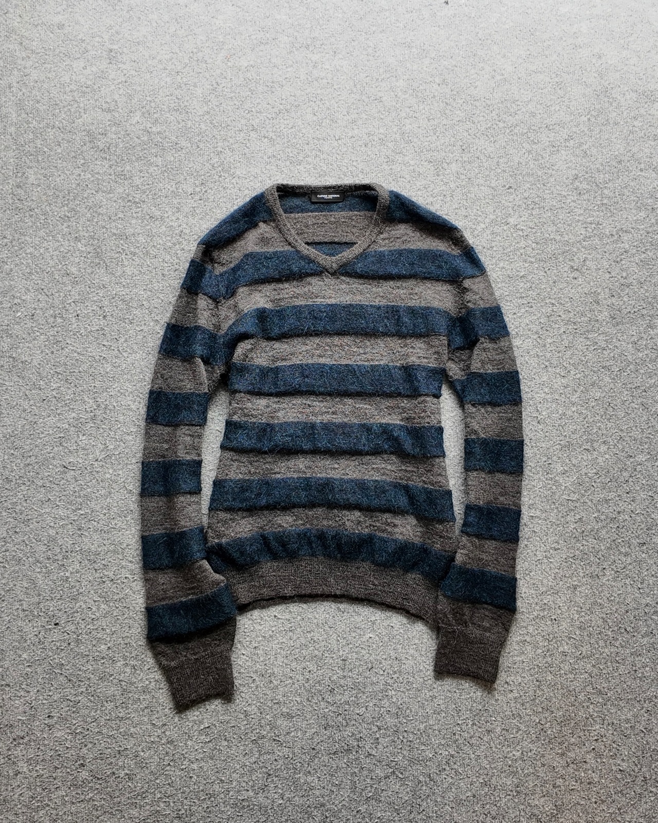 【COSTUME NATIONAL】dark tone border knit