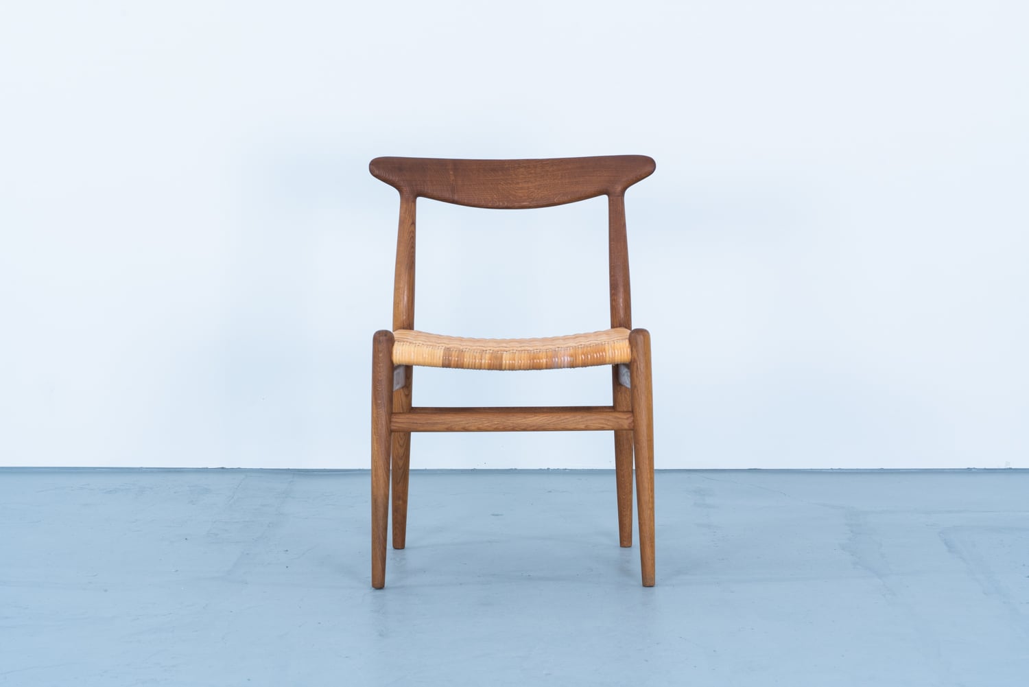 Hans J Wegner | W2 dining chair | kaikki gallery | 北欧