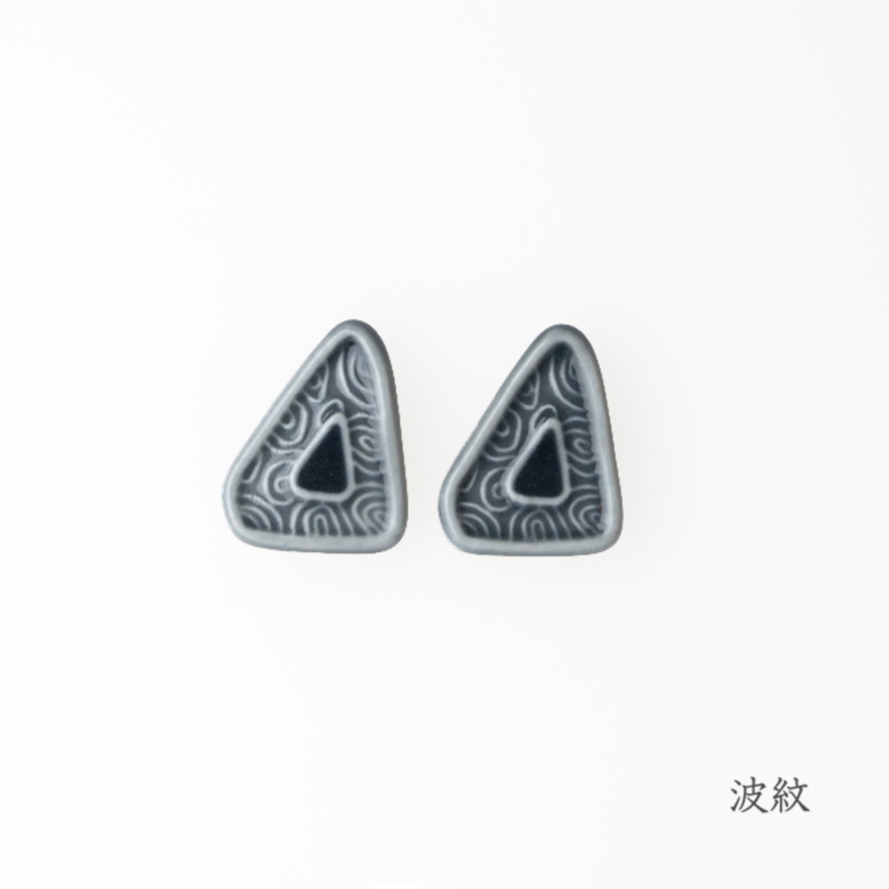 ひらたい ピアス/イヤリング