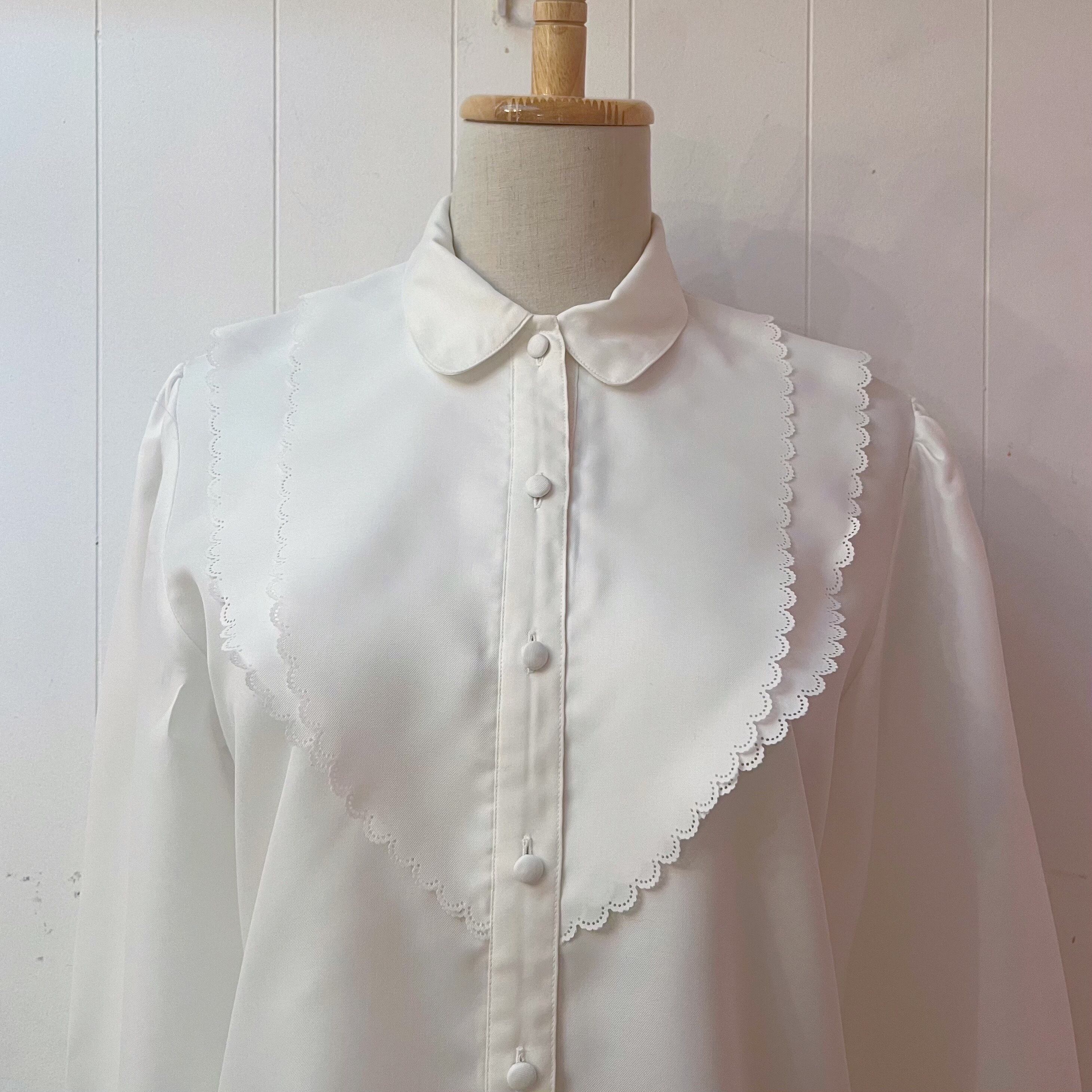 double round scallop white blouse
