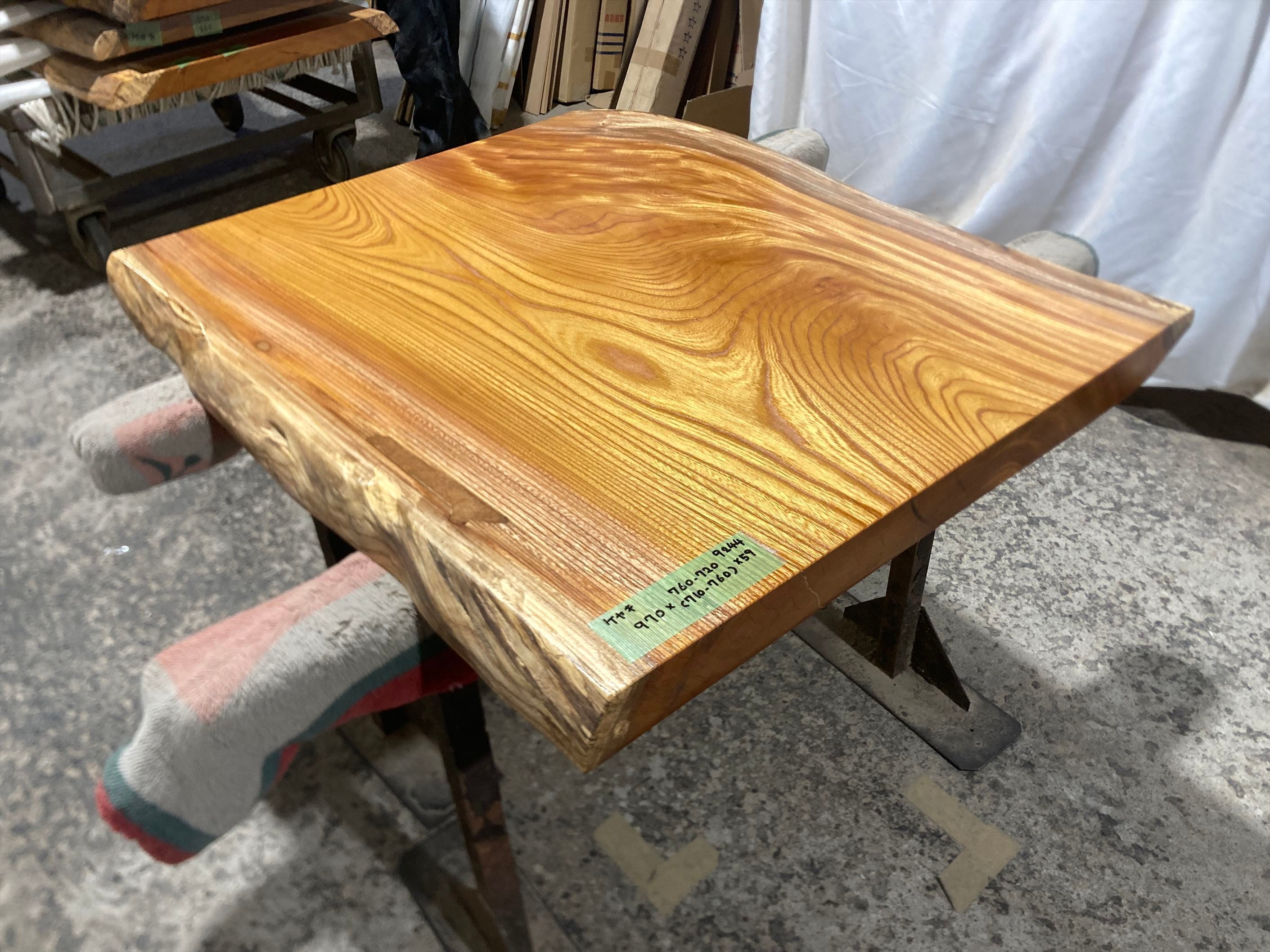 M♦あやか送料込　一枚板　ローテーブル　センターテーブル　一点もの M♢あやか送料込 一枚板 ローテーブル センターテーブル 一点もの M