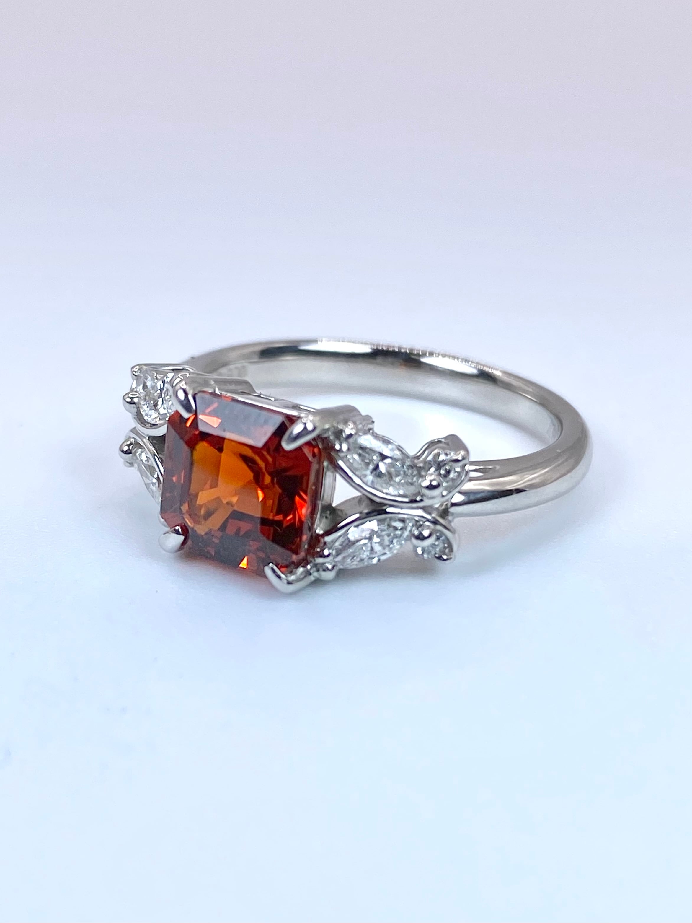 スペサルティンガーネット 2.437ct / ダイヤモンド 計0.37ct Pt900