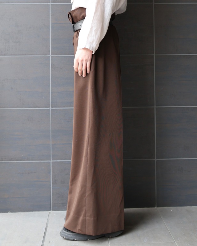 Center-pressed super wide slacks