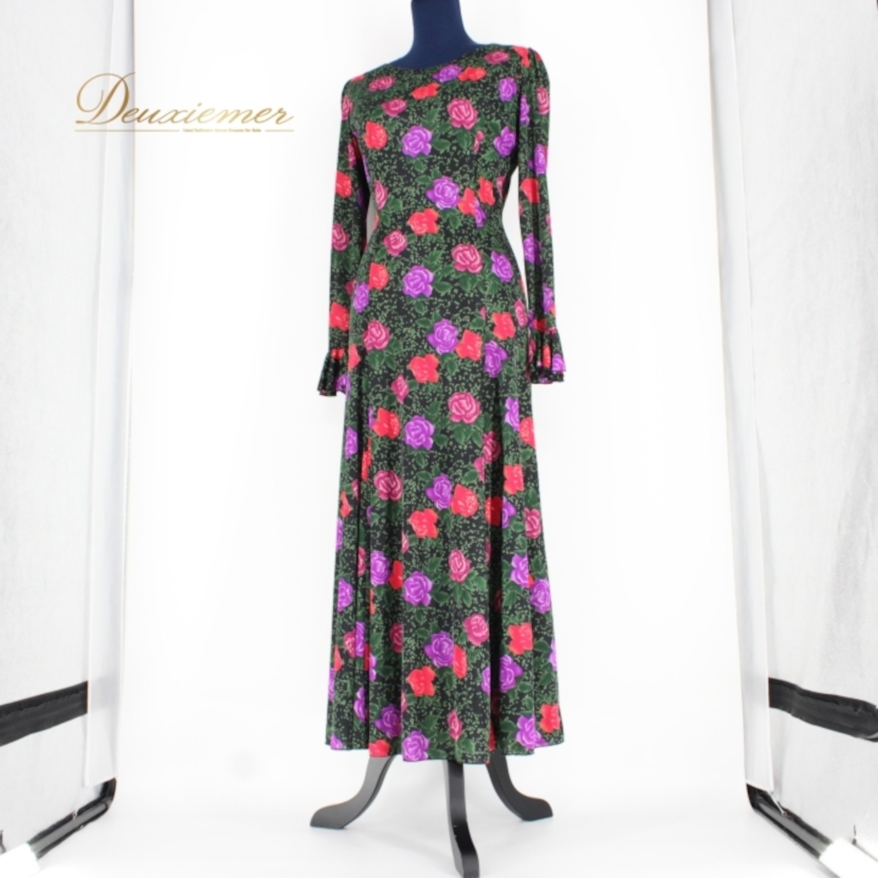 社交ダンス 衣装 スタンダード ドレス ワンピース レッスンウェア パーティ衣装 女性用 オールシーズン 花柄 黒 赤 紫 緑 ブラック系 レッド系 パープル系 華やかデザイン 伸縮性 おしゃれ ダンスパーティ 講師衣装 フェスティバル ブラックベース floral ヴィンテージ シック フレア シルエット 着やすい トレンド