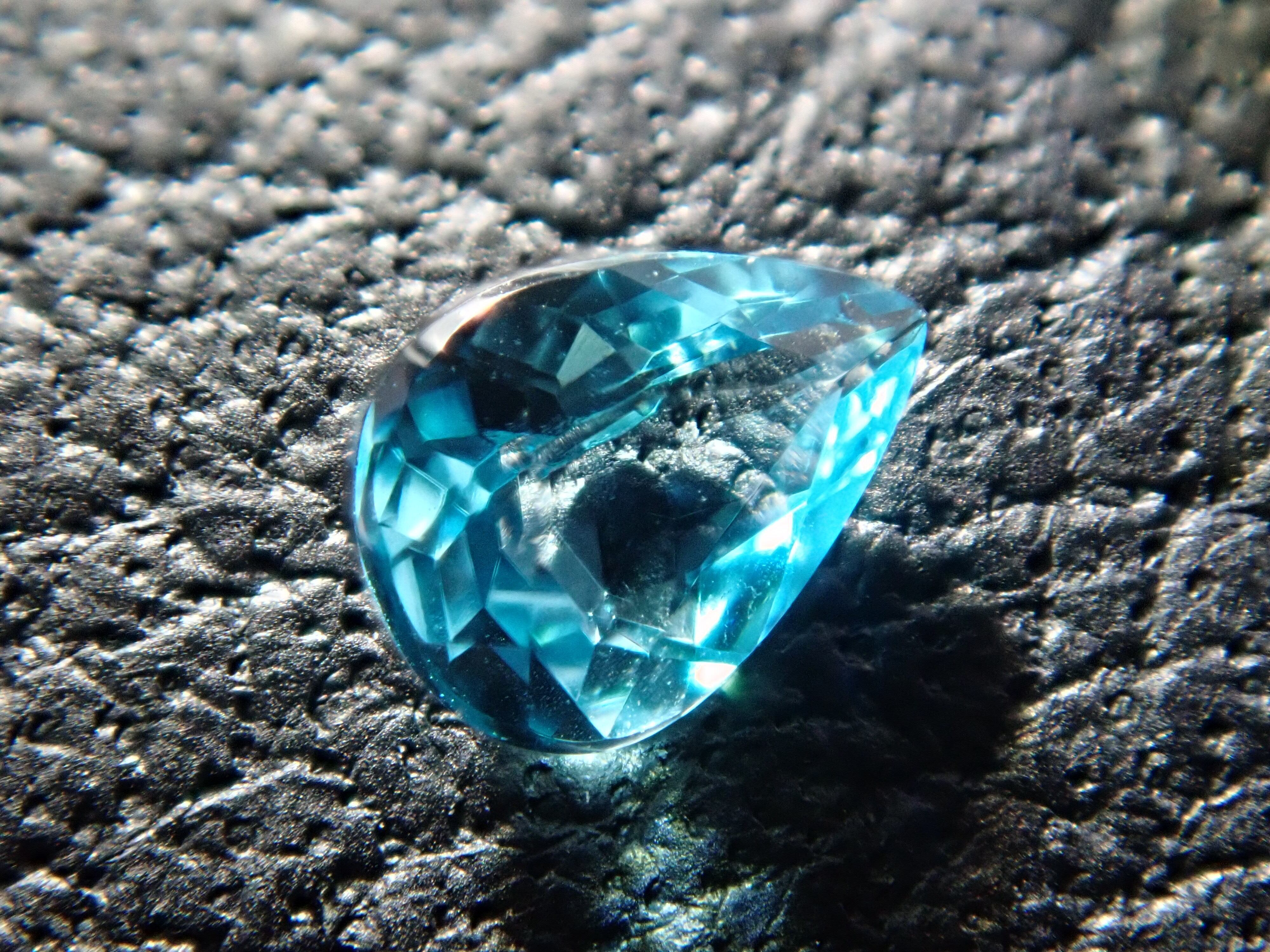 ブラジル産パライバトルマリン 0.054ct | Gem Shop Urcaguary ブラジル産パライバトルマリン 0.054ct | Gem Shop Urcaguary