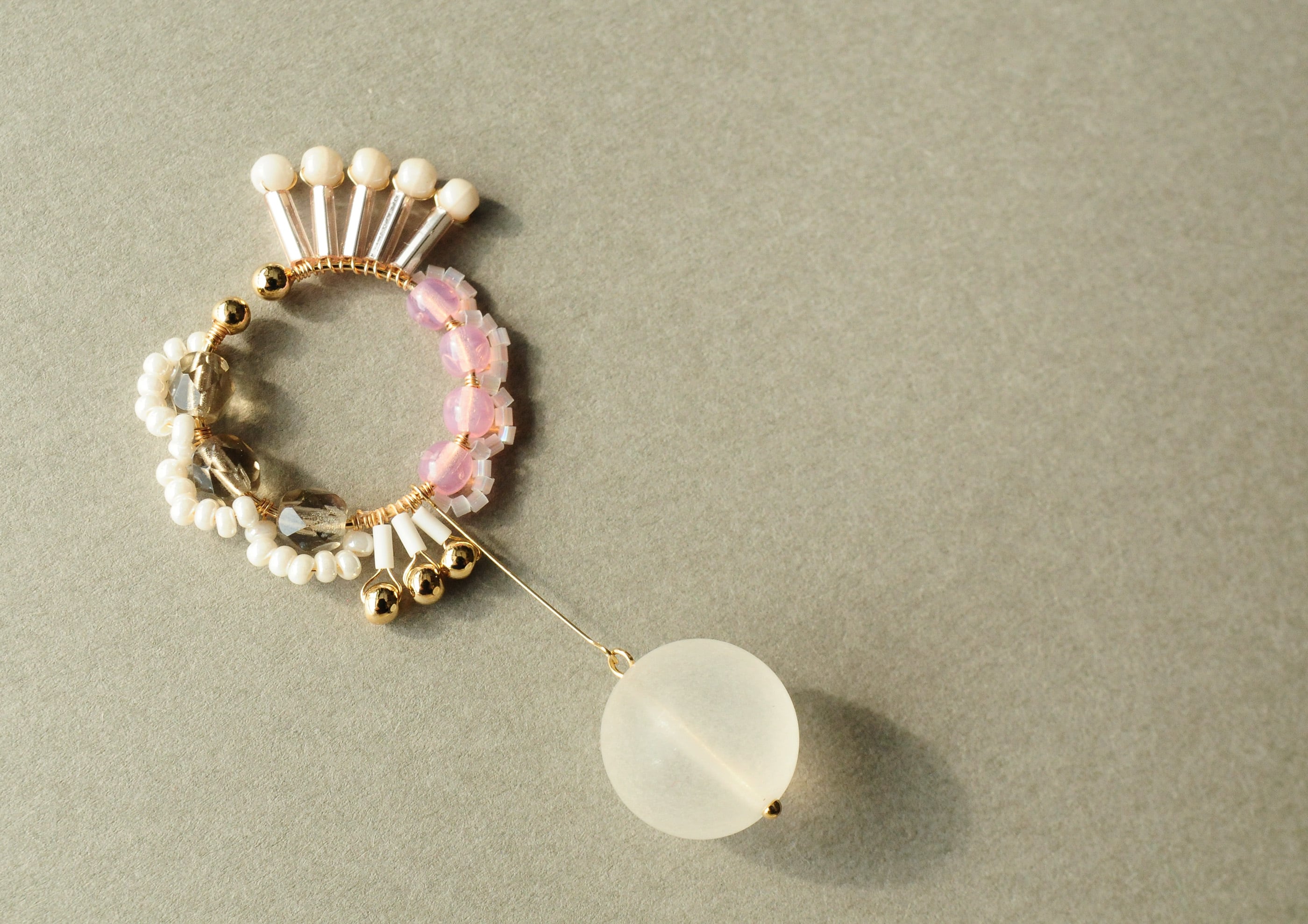 <Rollo~イロヅクビジュー~>イヤーカフ『 ハミングバードhummingbird/Swallow<Hana-gumori>』