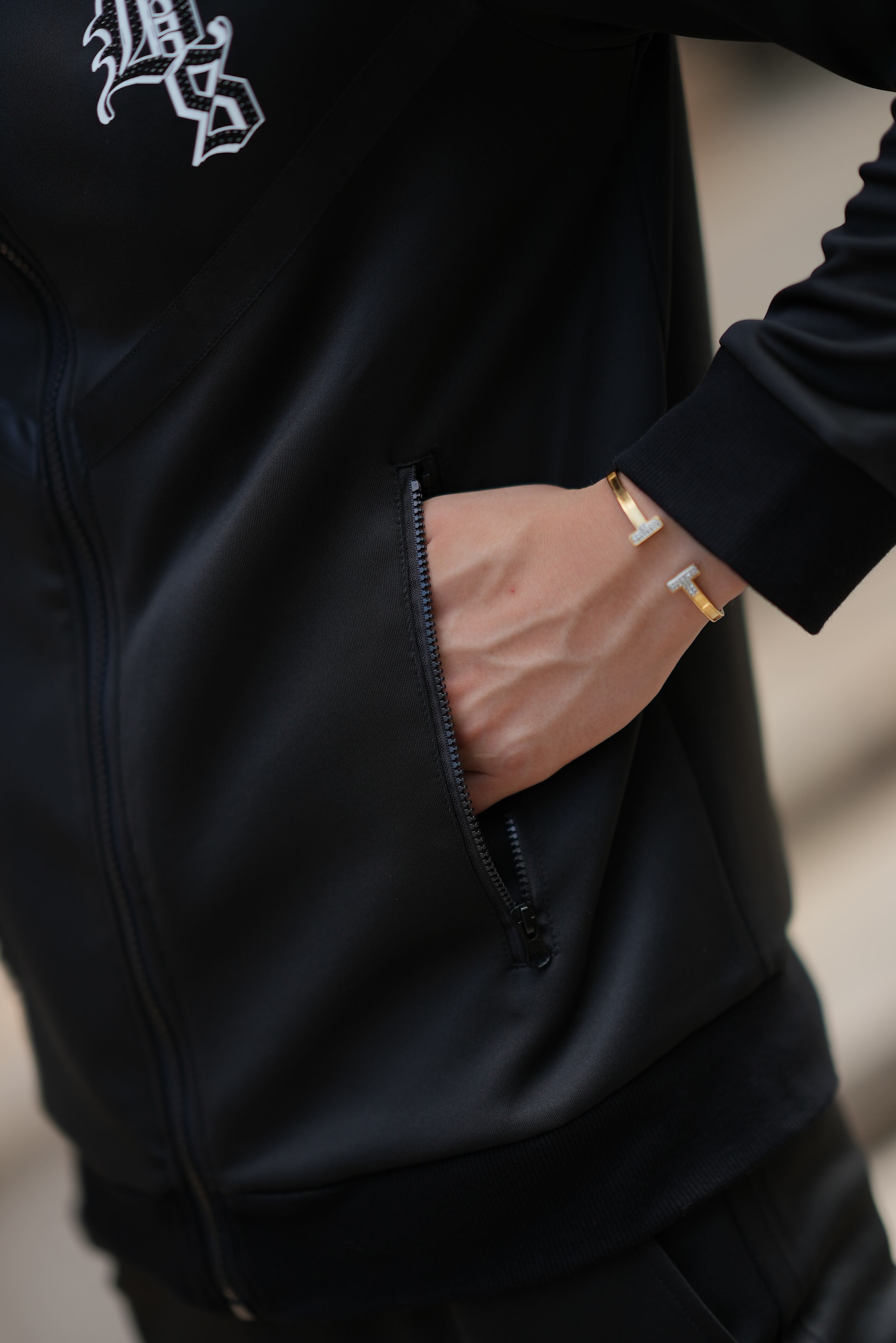 LUXURY ZIP STONE HOODIE【NSP24001】 | BELINDASTAR