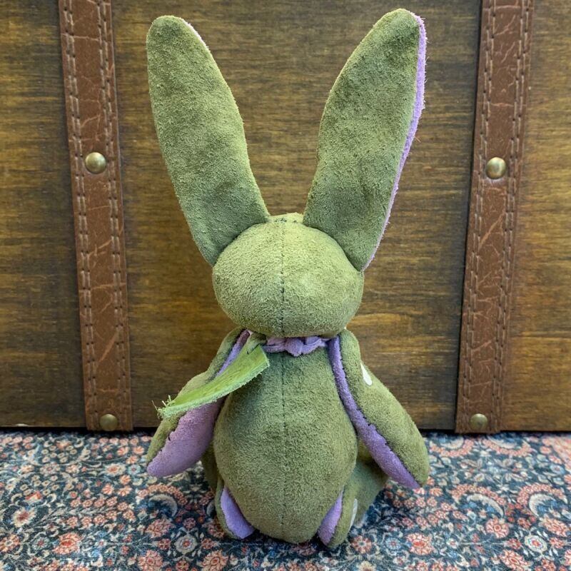 ピッグスウェードのベルラビ★マイスターの手作り「ベルズラビット」うぐいす×ふじ　写真の1点販売です