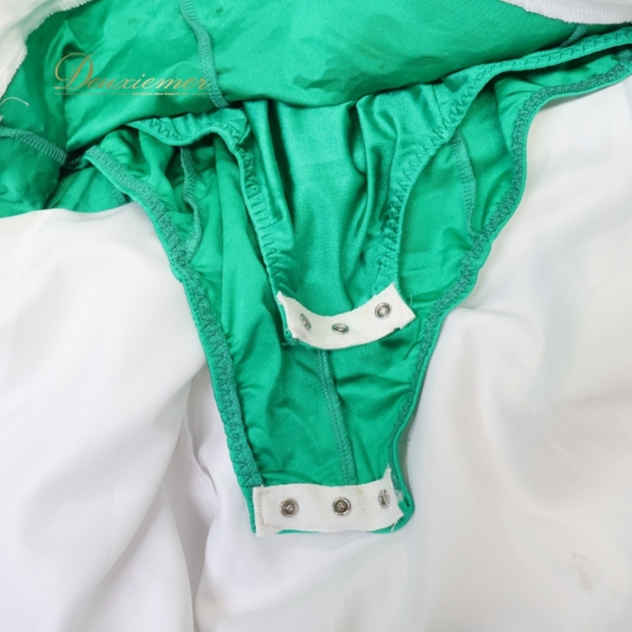 社交ダンス 衣装 スタンダード ドレス スタンダードドレス ワンピース 緑 デモ 競技 フロート レース 白 パール 高級感 上品 グリーン系 ホワイト系 ドレス おしゃれ スカート 6枚重ね 豪華 派手 大人 レディース フォーマル 大会用 競技会用 パーティー