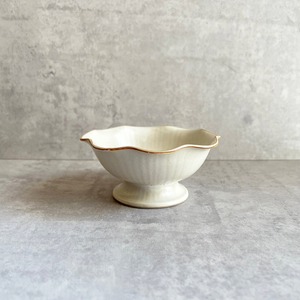 A2239　Craftフリル高台鉢　(白）　