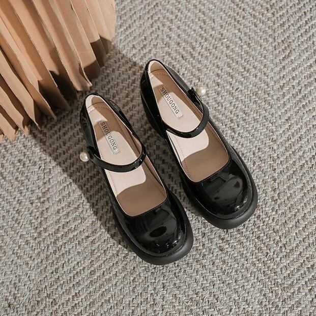 シューズ レディース ストラップシューズ メリージェーン パール ハイヒール チャンキーヒール ラウンドトゥ 大人可愛い シンプル おしゃれ 美脚 脚長効果 クラシカル 上品 フェミニン キュート ガーリー 春 夏 秋 冬 オールシーズン 誕生日 送料無料 お呼ばれ パーティー 記念日 10代 20代 30代 学生 デート お出かけ ショッピング 買い物 女子会 お泊まり 休日 イベント 旅行 普段使い お揃い コーデ ホワイト ブラック 22.5cm 23cm 23.5cm 24cm 24.5cm