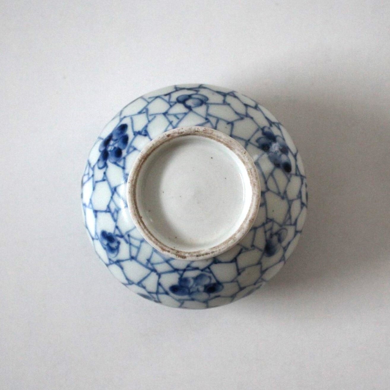 古伊万里染付梅花氷裂文蓋付小壺 h7.4cm Imari Blue and White Covered 