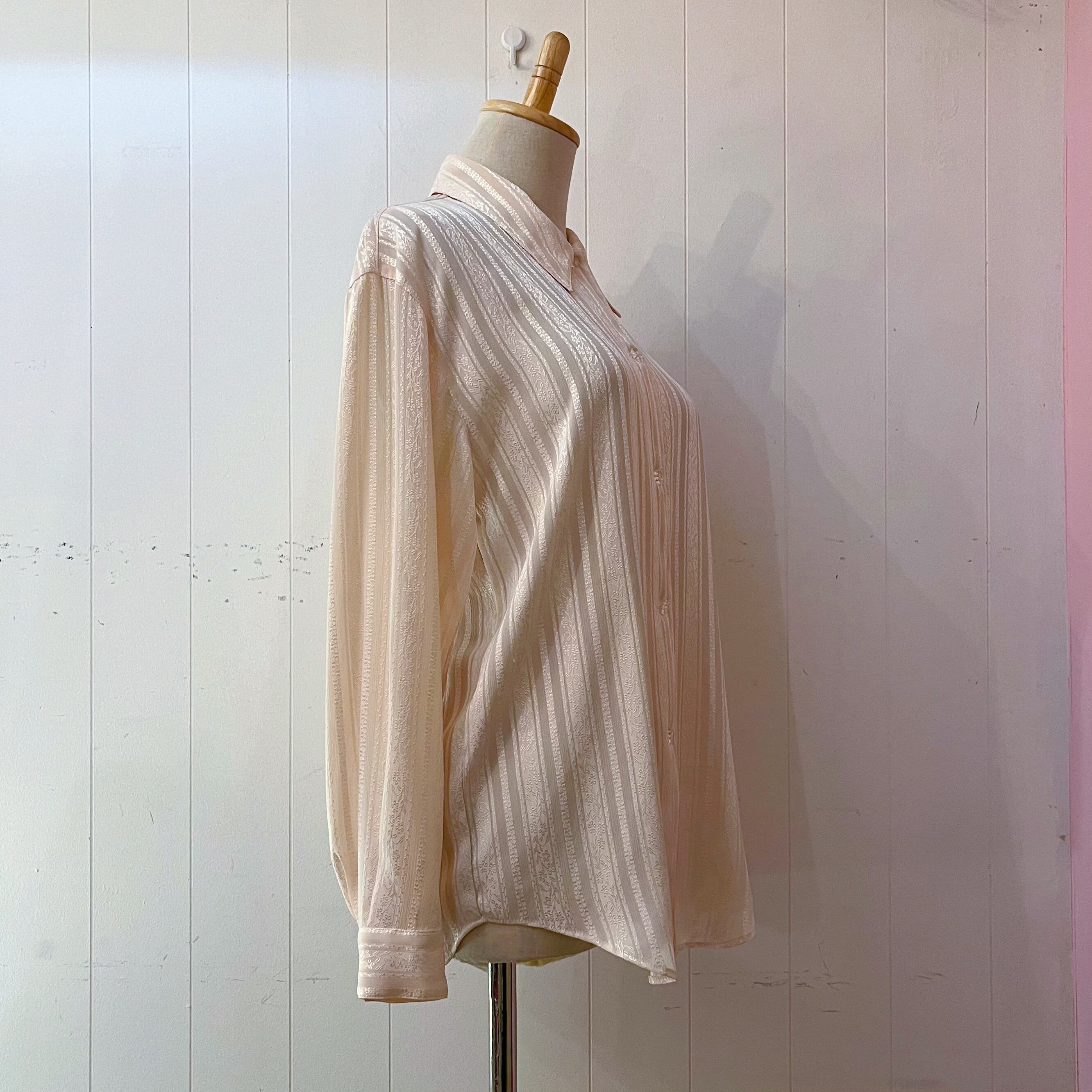 clear button cream stripe blouse