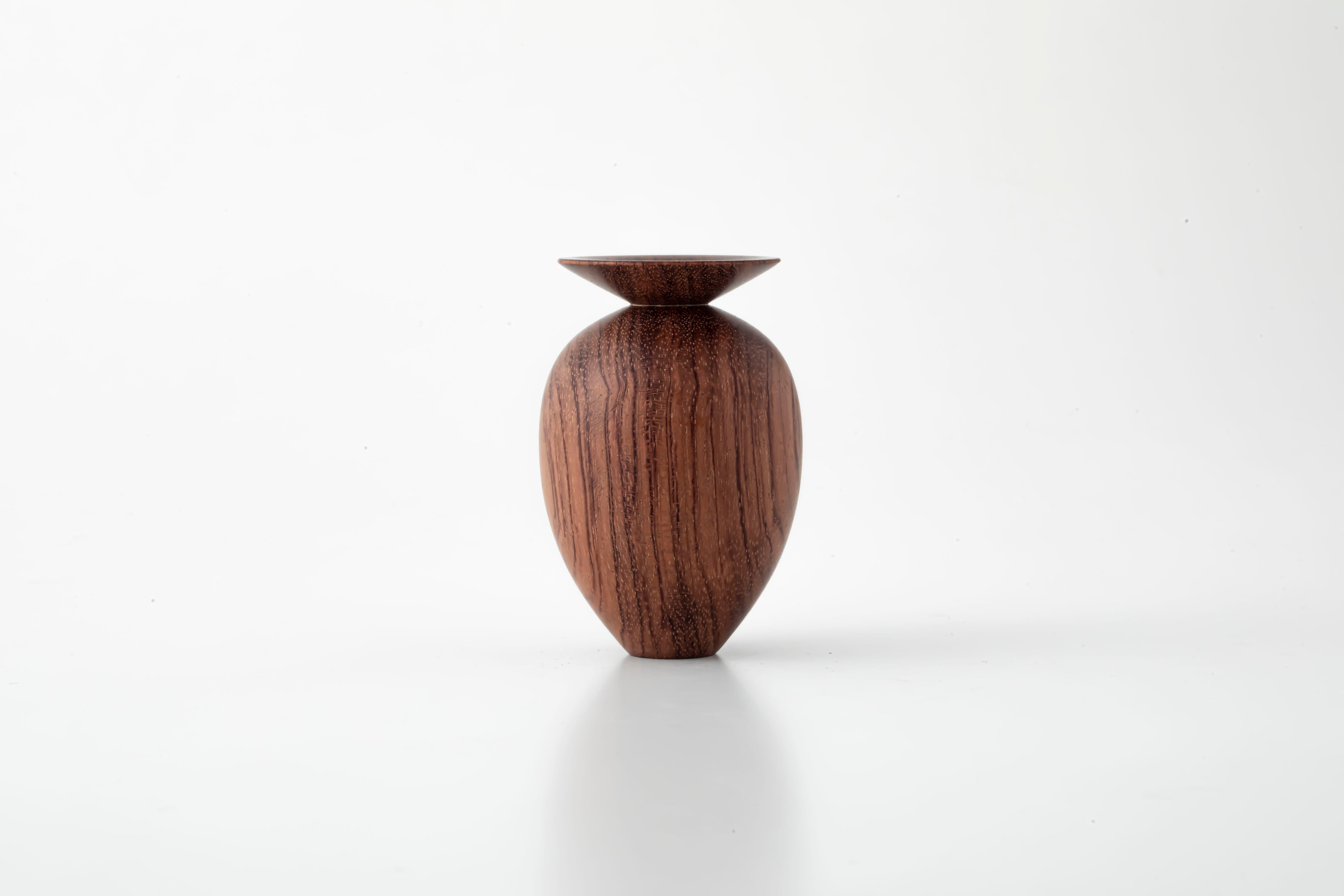 ドライフラワーベース:04 / 市川 岳人