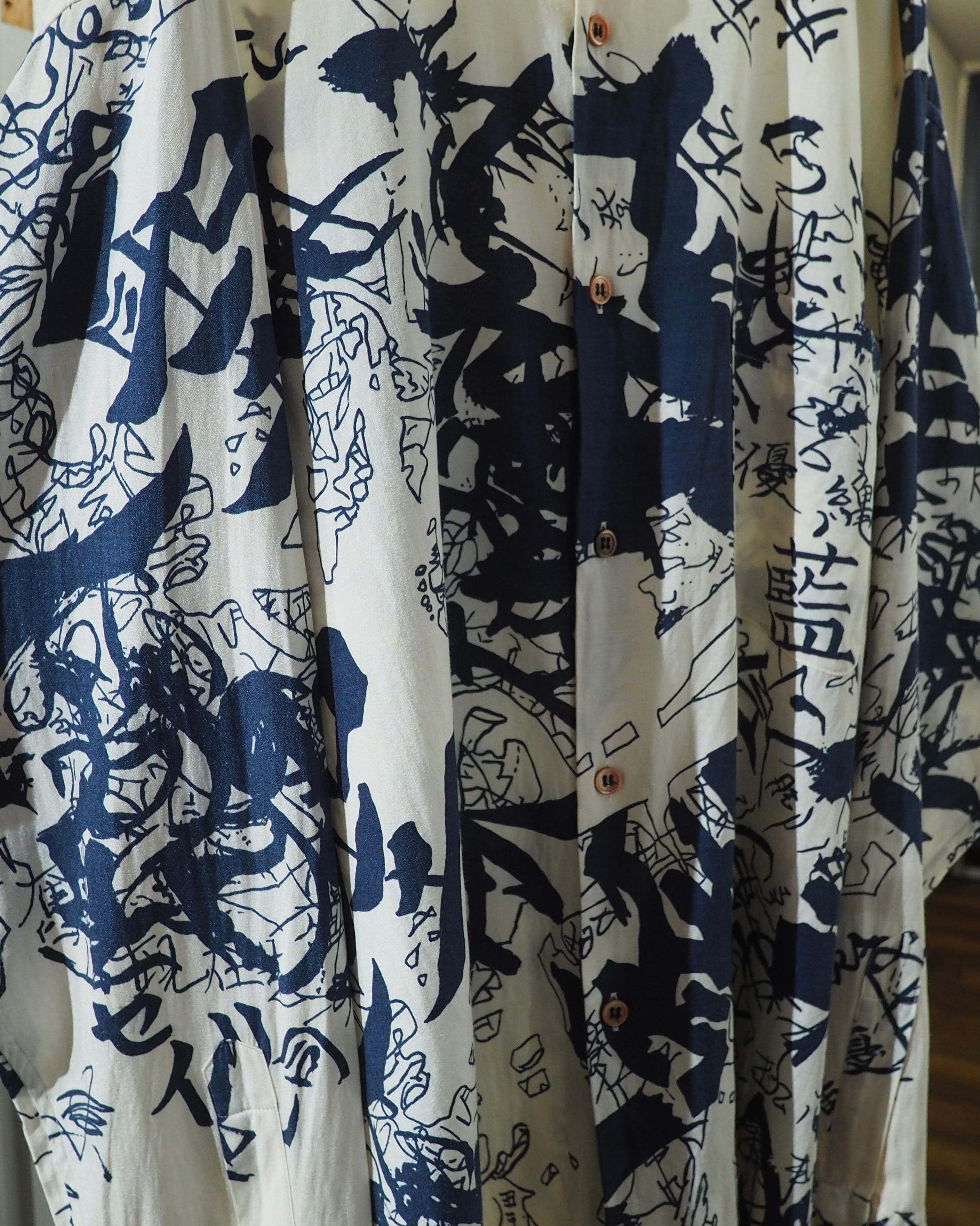1990 ‐ 00s " OKURA ‐ 聖林公司 " Japanese Graffiti Scribble All Over Pattern Shirt