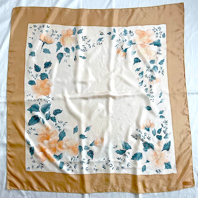 スカーフ 優しいトーンの山吹色深緑 花 芙蓉 12ACdg16-2