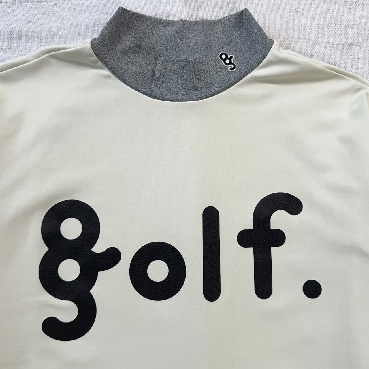 LOGO PRINT MOCK NECK L/S TEE -IVORY / GRAY- | 8G SHOOT WEBSTORE