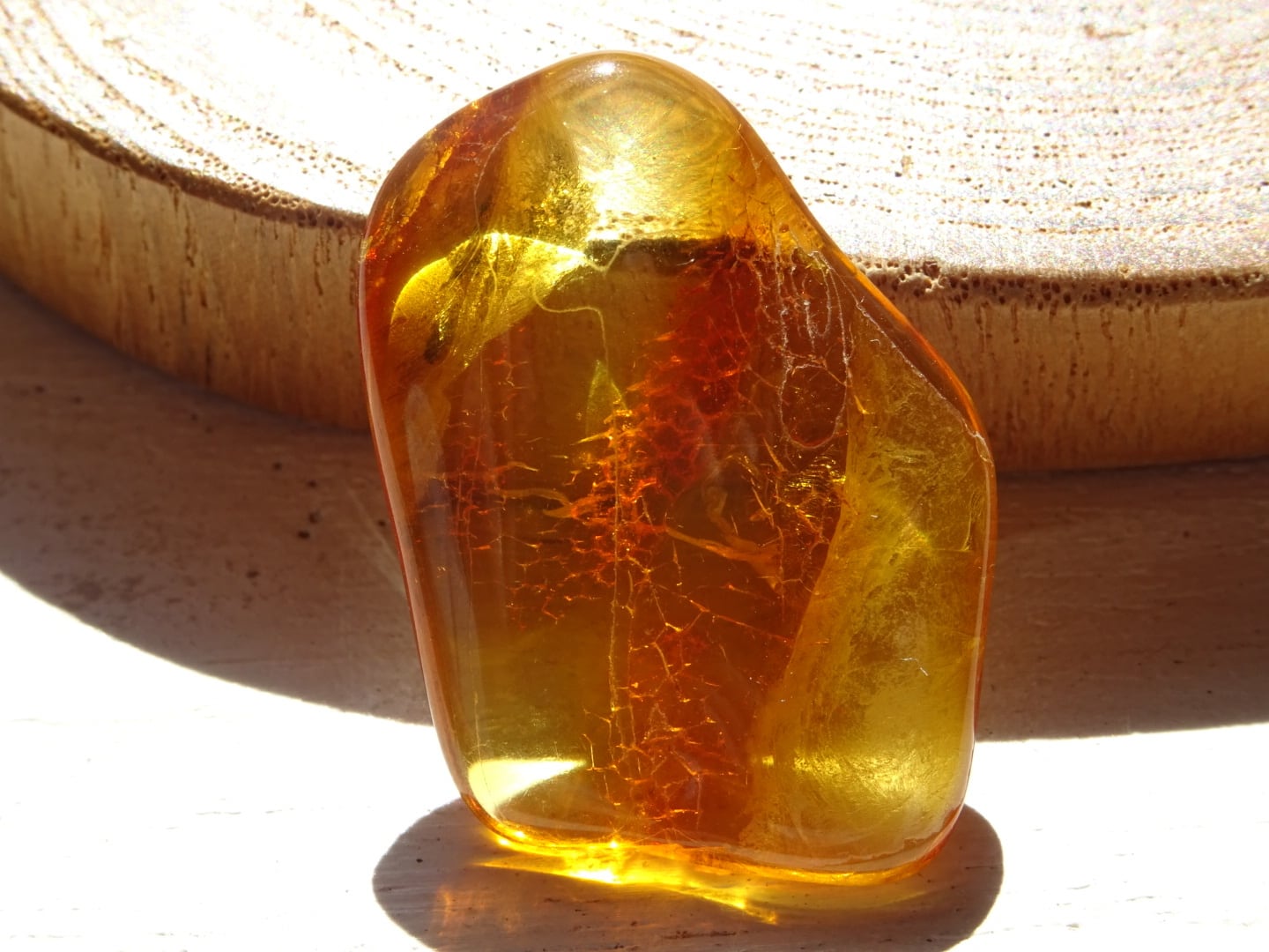 バルト海の琥珀（バルティックアンバー）No.4 ~蜜色の宝もの~ | 虹石屋