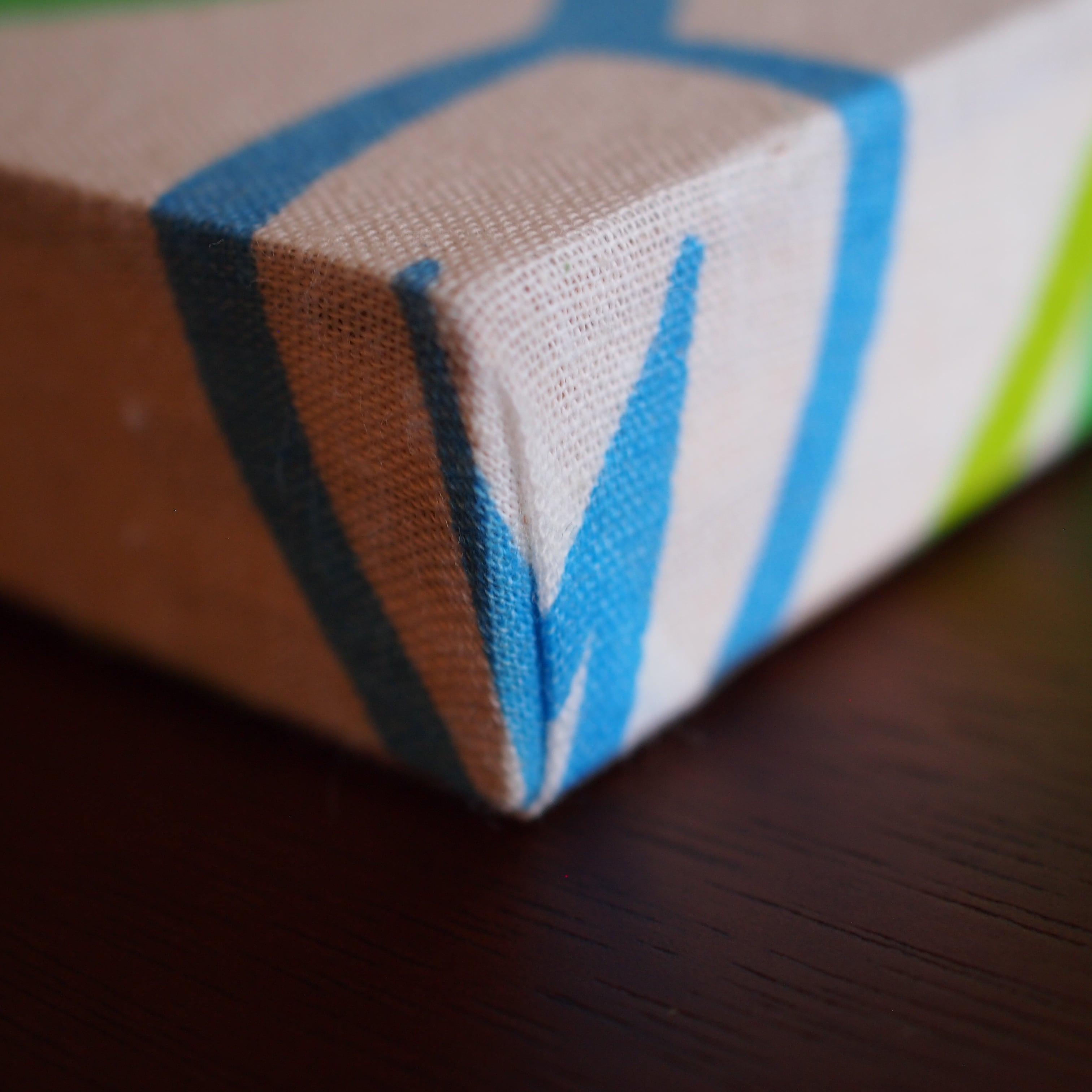 北欧ヴィンテージファブリック 爽やかな花柄のファブリックパネル 30