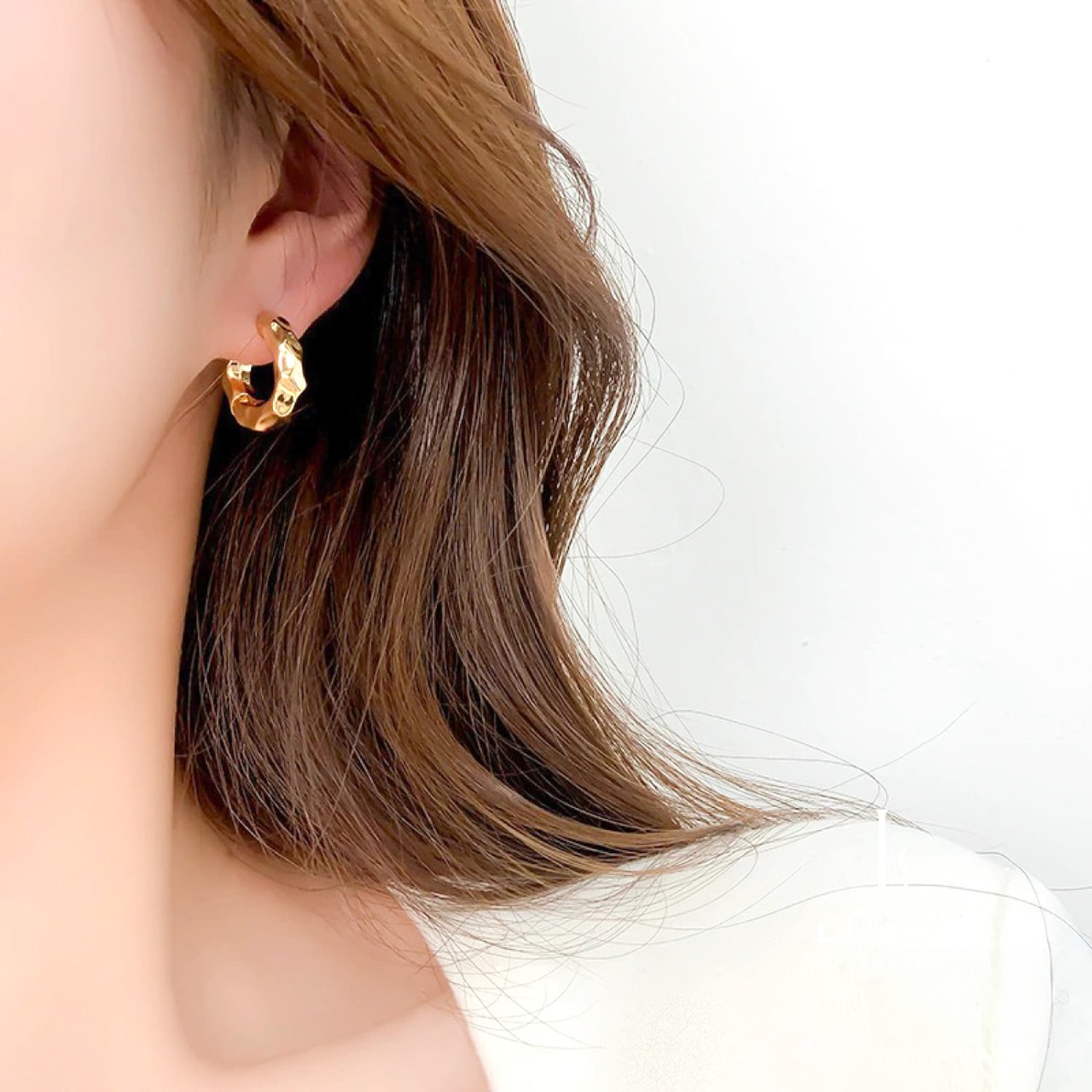 テクスチャードフープピアス