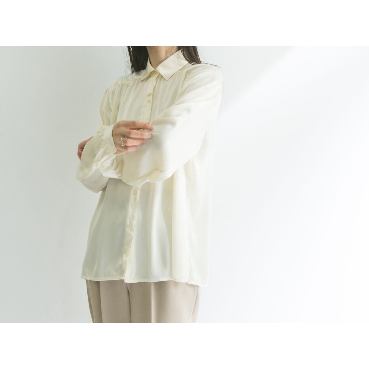 【Made in France】Relax-fit gathered blouse(フランス製 ギャザーワイドブラウス)4d