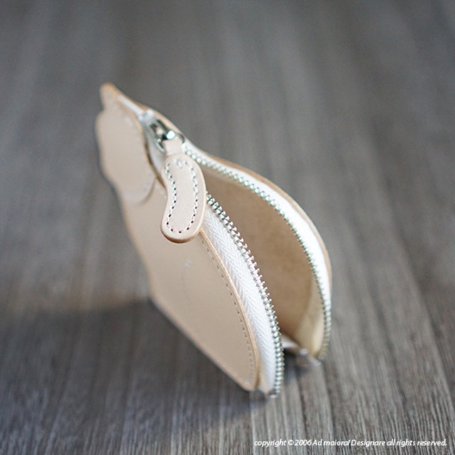 お座りする子猫のコインケース・ナチュラル