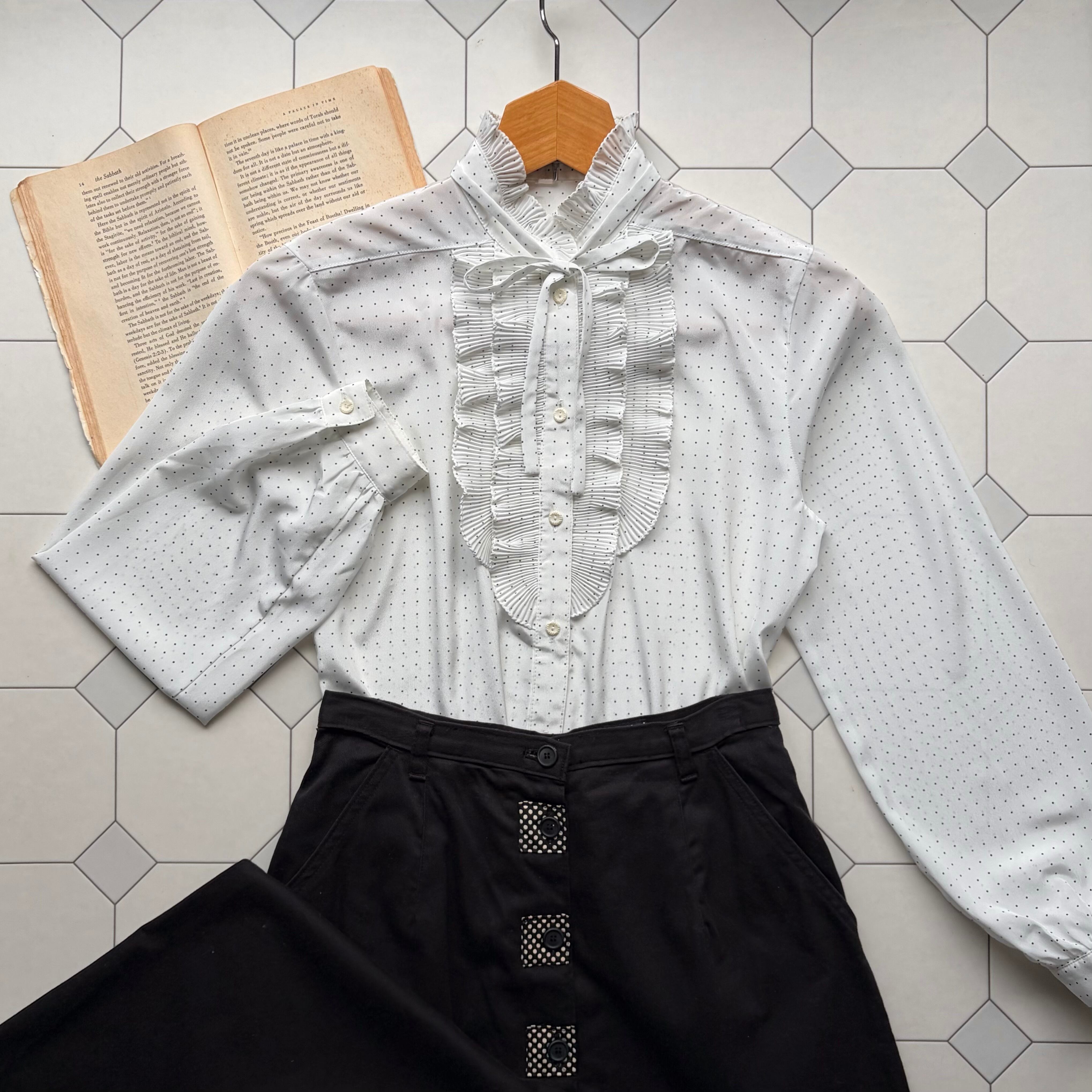 激安スーパー louren russel lace peplum blouse 【公式通販】