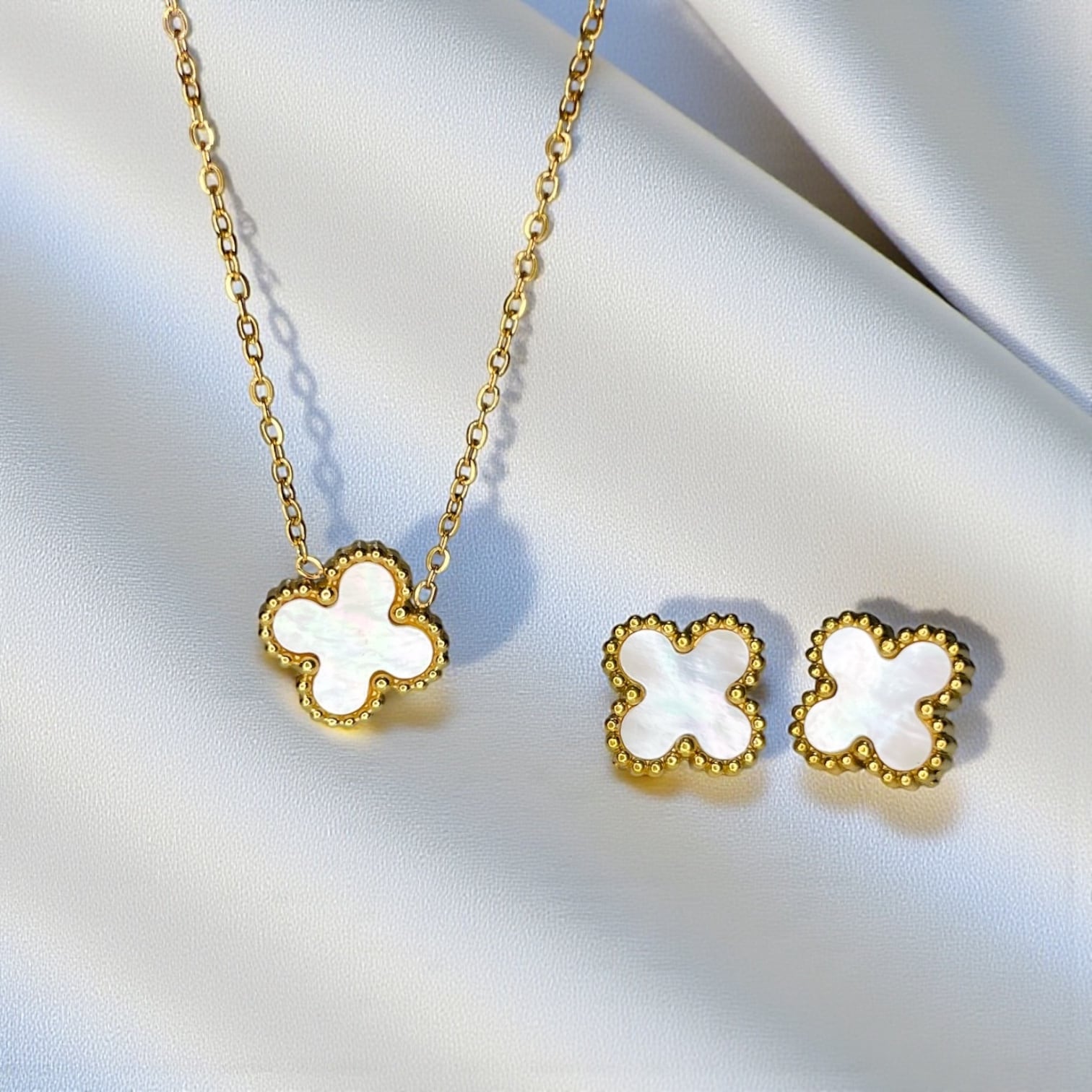 クローバーシェルピアス | jewelrychaco