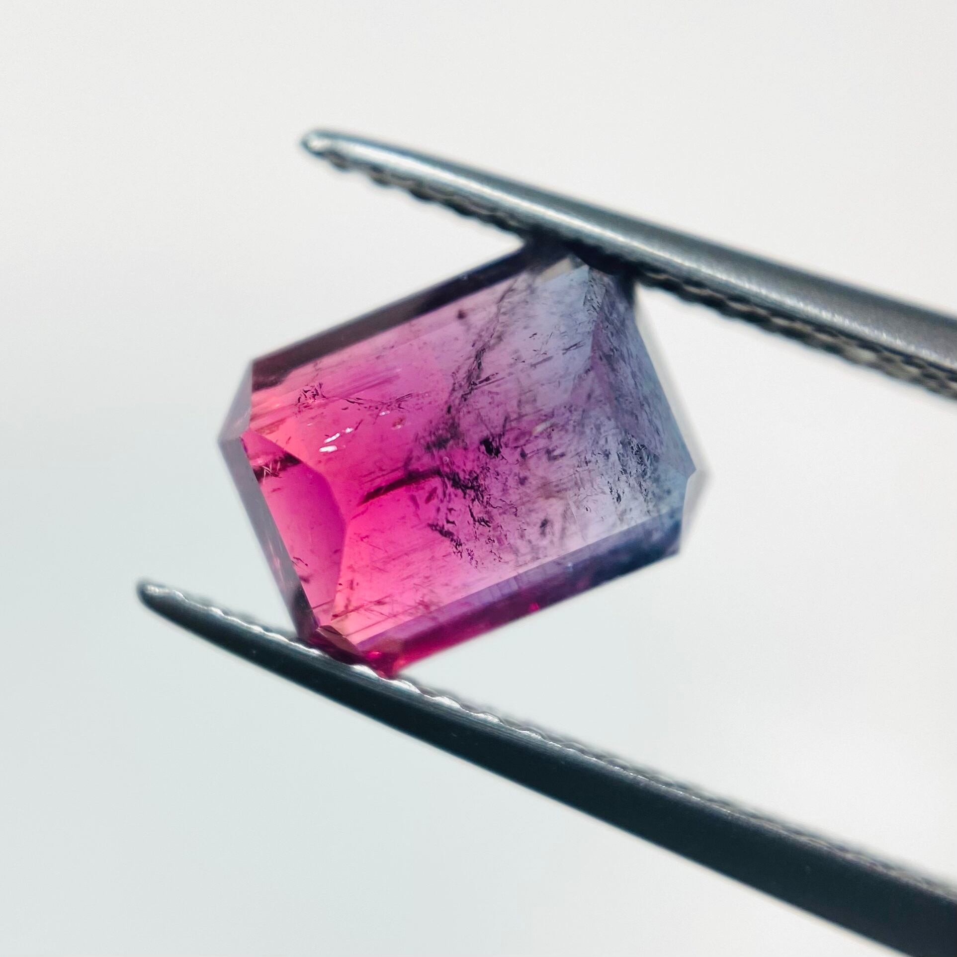 毒々しく鮮やかなバイカラートルマリン