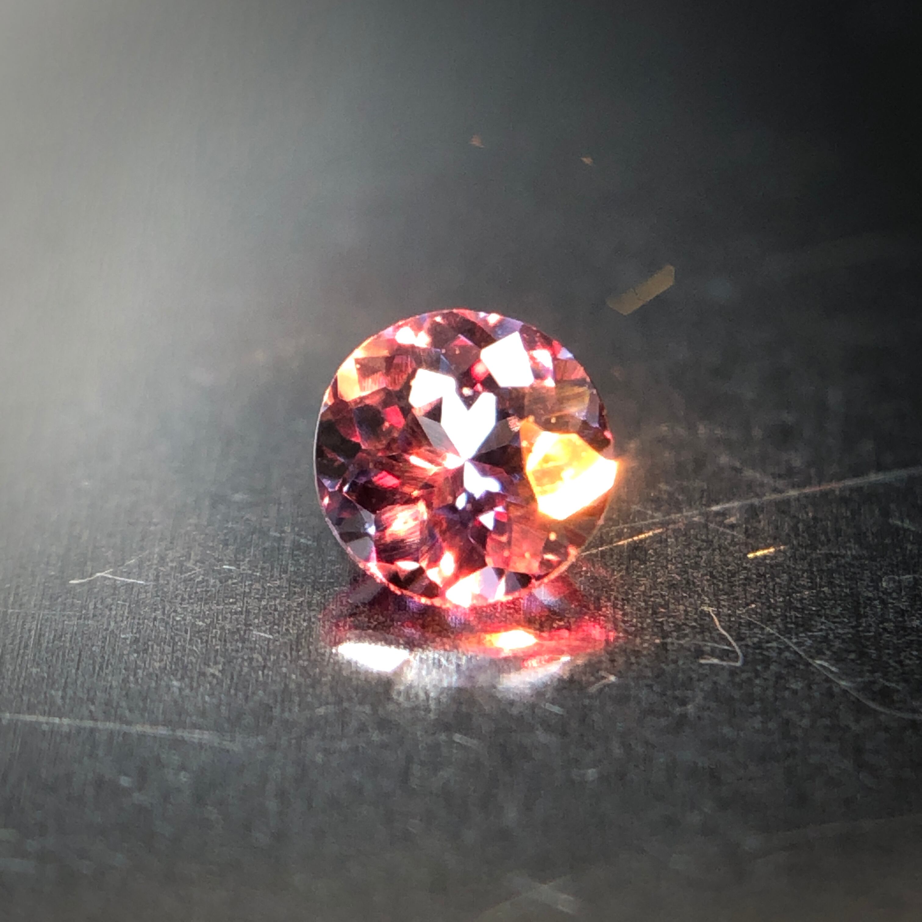 天然石　べキリーカラーチェンジガーネット 天然石 カラーチェンジガーネット 天然石 ベキリーカラーチェンジ