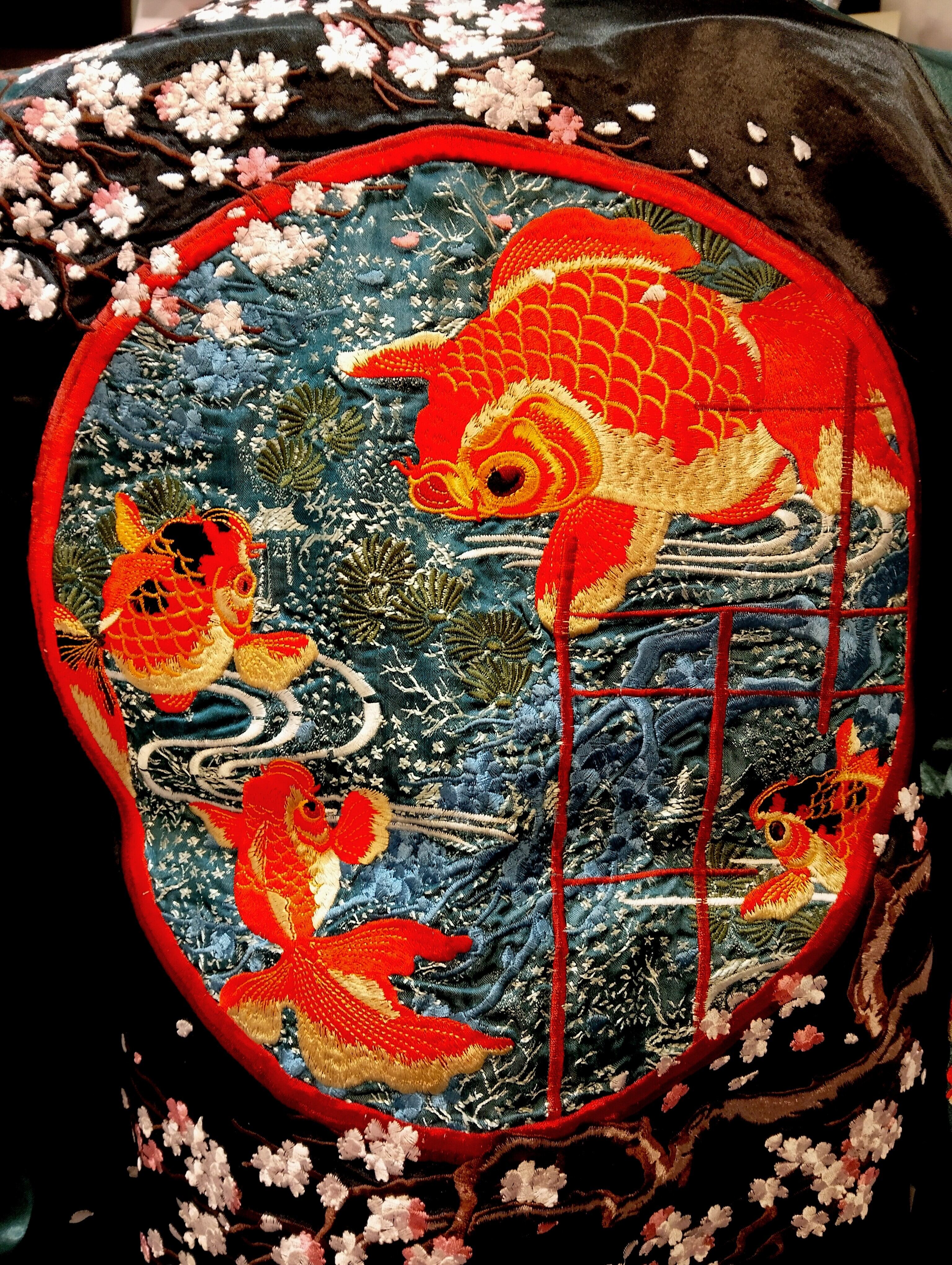 桜金魚鉢 刺繍 リバ－シブルスカジャン SKJ-016 花旅楽団 BLACK