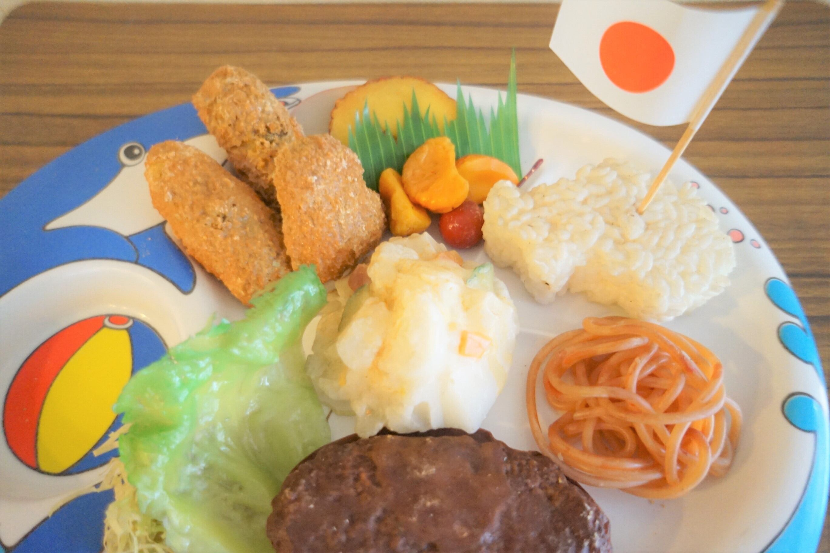 お子さまプレートの食品サンプル（食券プレートつき） | 純喫茶家具の