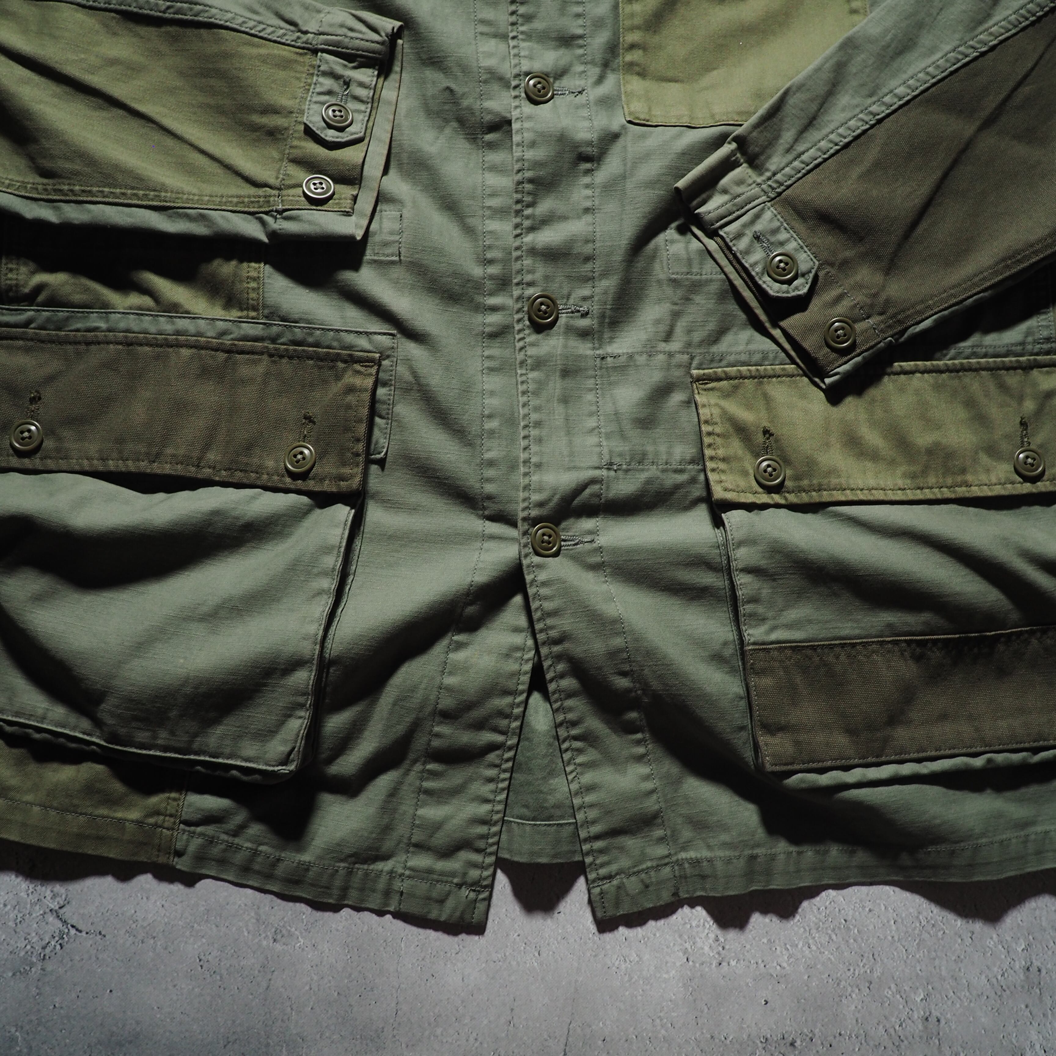 ” AVIREX ” Rebuild panel Docking vintage loose military jacket