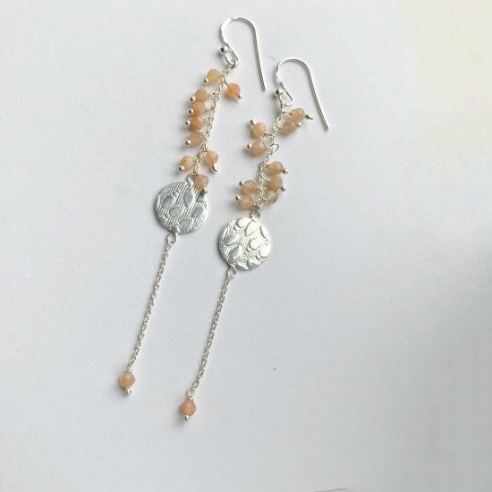 パール/ オレンジ ムーンストーン & コイン ロング フック ピアス