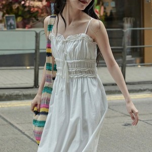 Gentle and light wind little white dress <2colors>