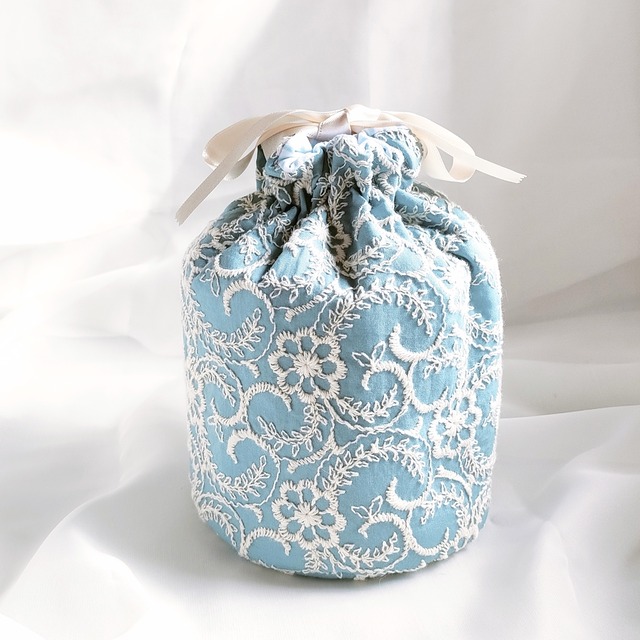骨壷カバー 機械刺繍 めぐる季節 グレイッシュブルー