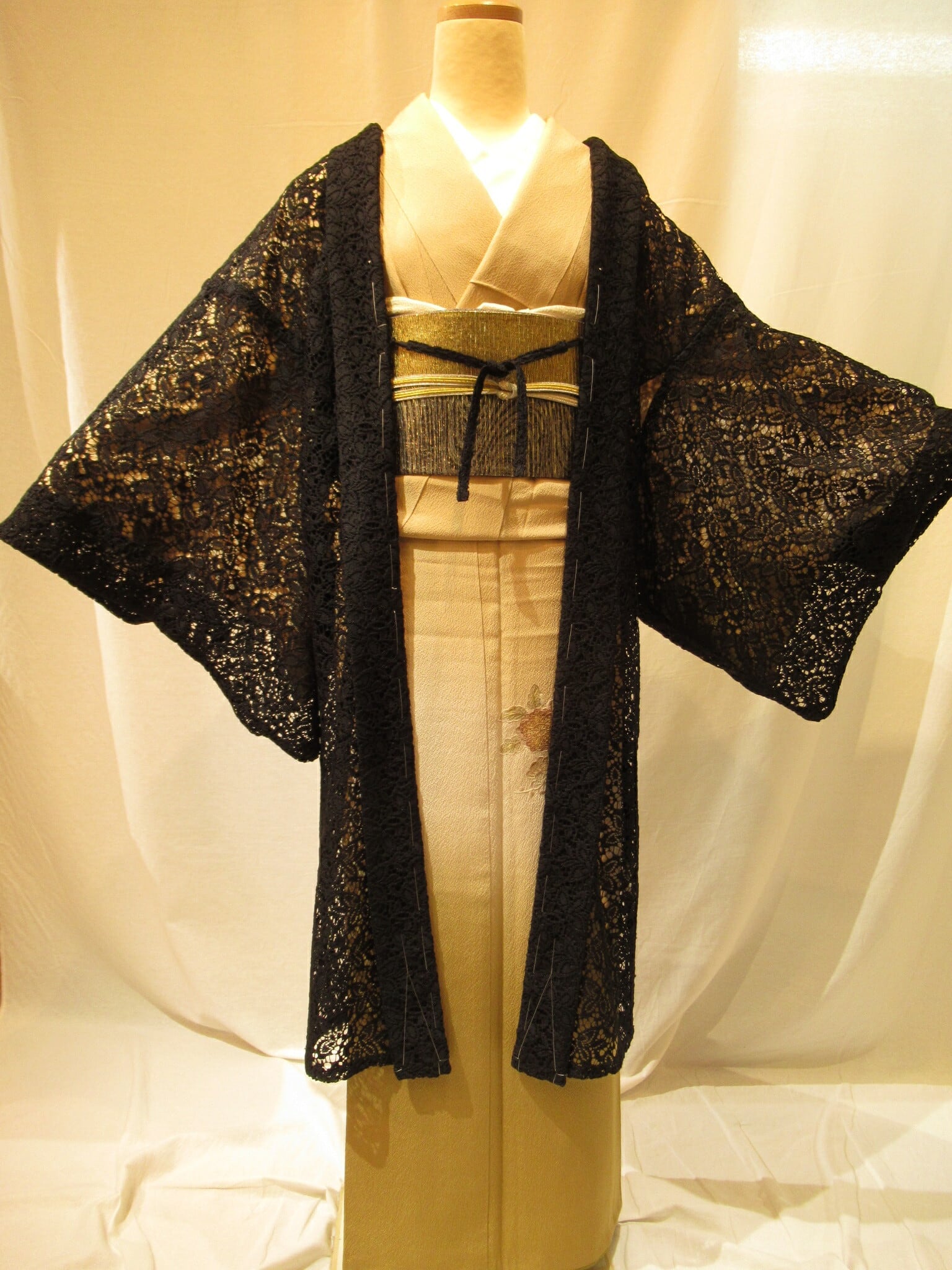 1702レース長羽織 花文様お仕立て品 1702レース長羽織 花文様お仕立て品Long lace Haori. | リサイクル着物