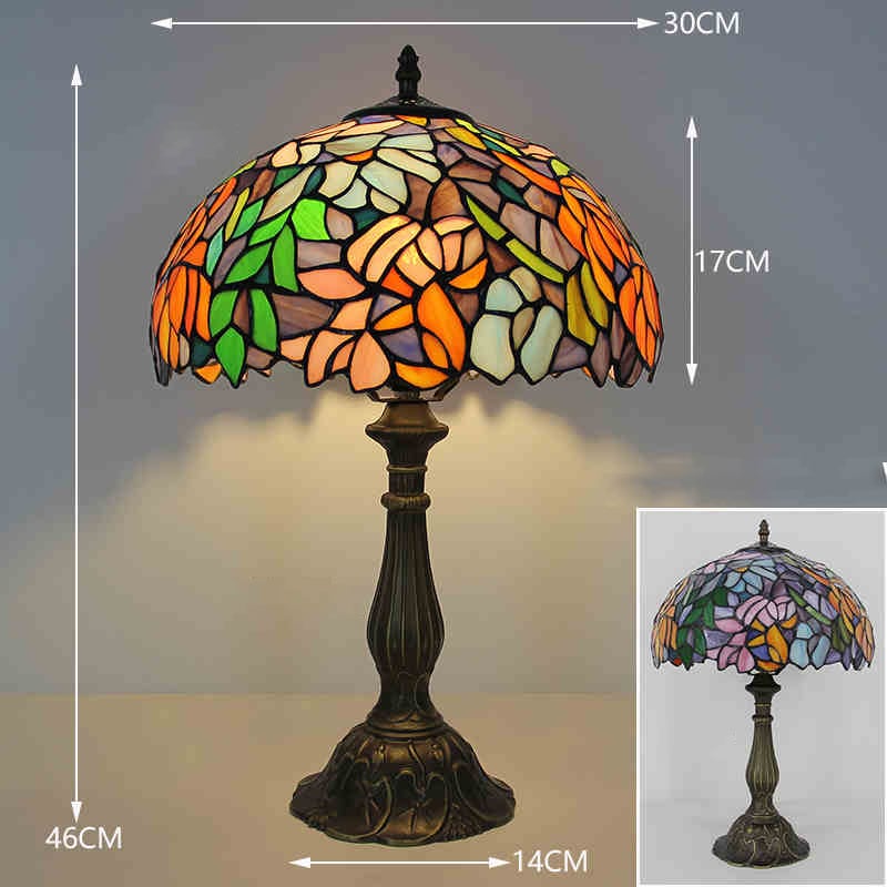 ステンドグラスの美しさが際立つオシャレなランプ 【公式通販】