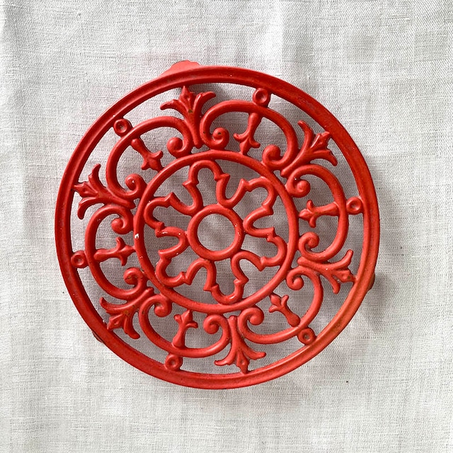 鍋敷　アイアントリベット　赤い大きな鍋敷　鉄製　フランス雑貨　 12KWcp15