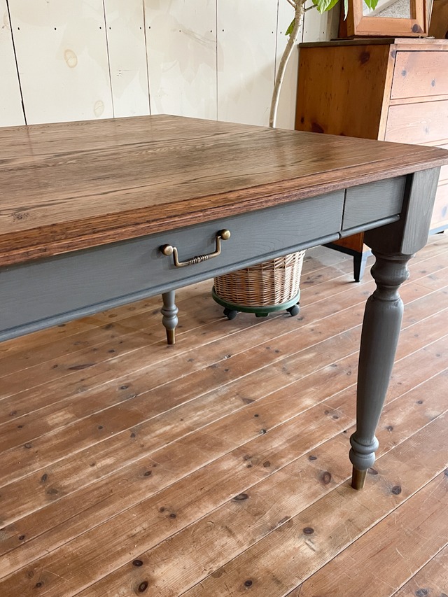 オーク材ターンドレッグダイニングテーブル “真鍮くつ下”(アンティーク調ろくろ足テーブル) W1400〜2400 4〜8人掛け 引き出しダイニングテーブル